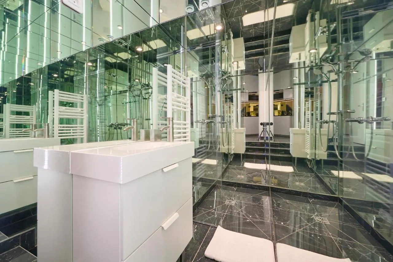 Amazing Studio 2P - Place Saint Georges/ Martyrs Paris 0*,  Frankreich